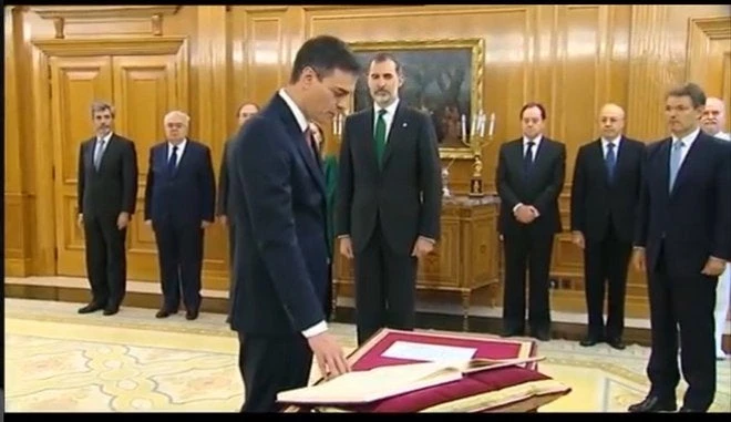 Πέδρο Σάντσεθ: Ορκίστηκε πρωθυπουργός της Ισπανίας (βίντεο)